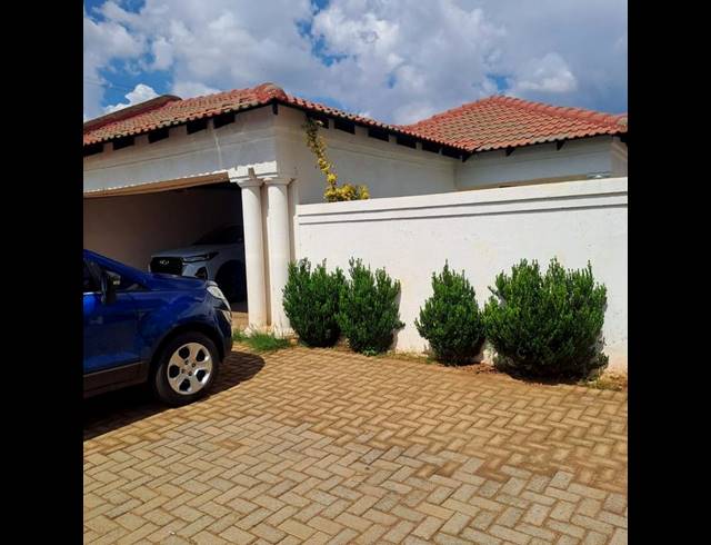 2 BEDROOM HOUSE FOR SALE IN PROTEA GLEN